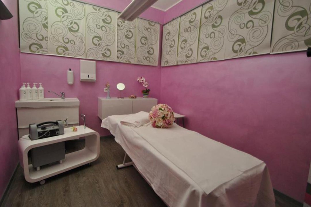 Akos, Ascoli Piceno, Marche