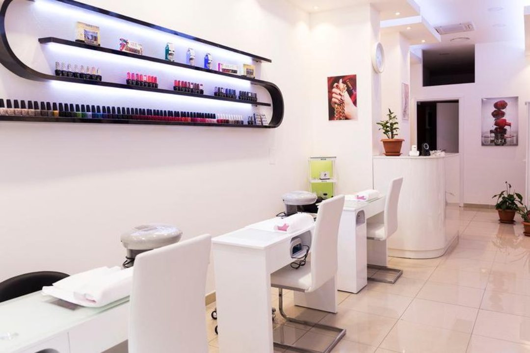 Amazing Nail Beauty Center, San Gottardo, Milano