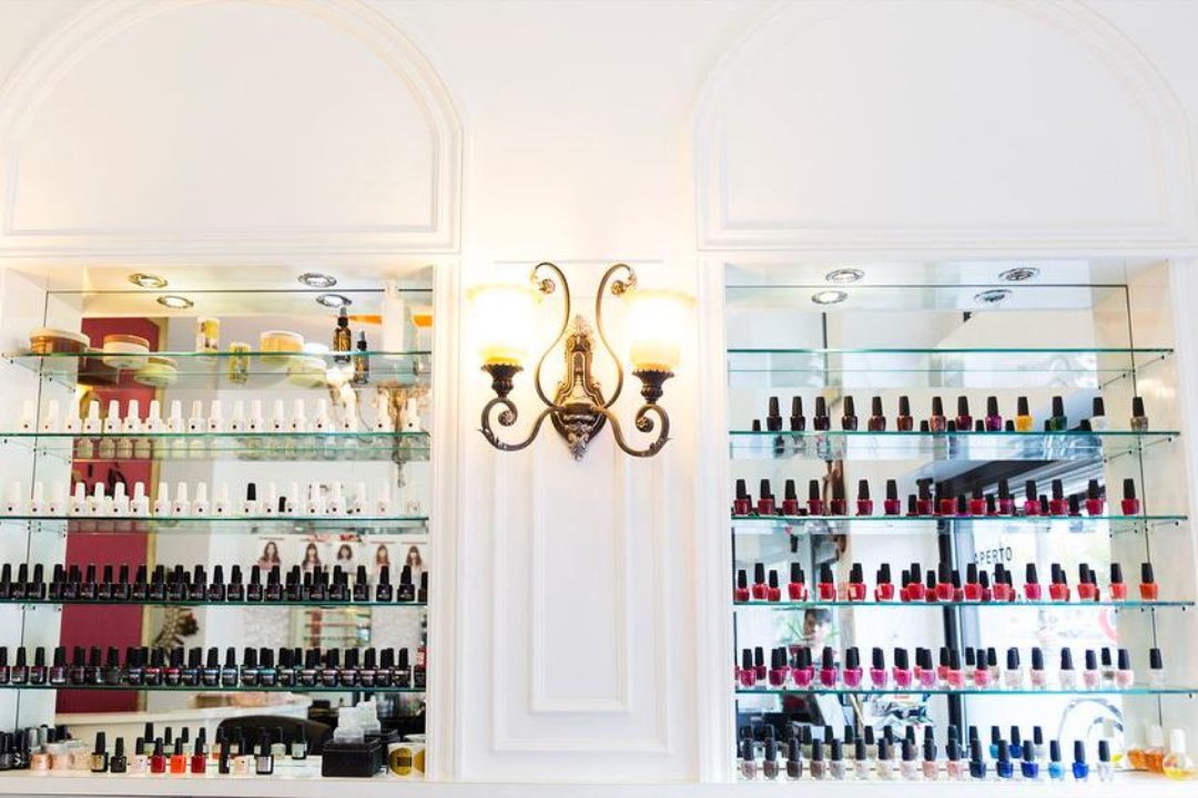 Boa's Nail - viale Papiniano, San Vittore, Milano