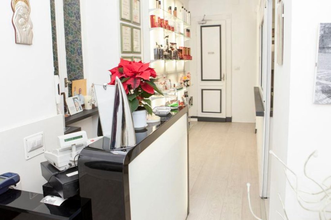 Rosy & Miss Lady Hair, Via Cibrario, Torino