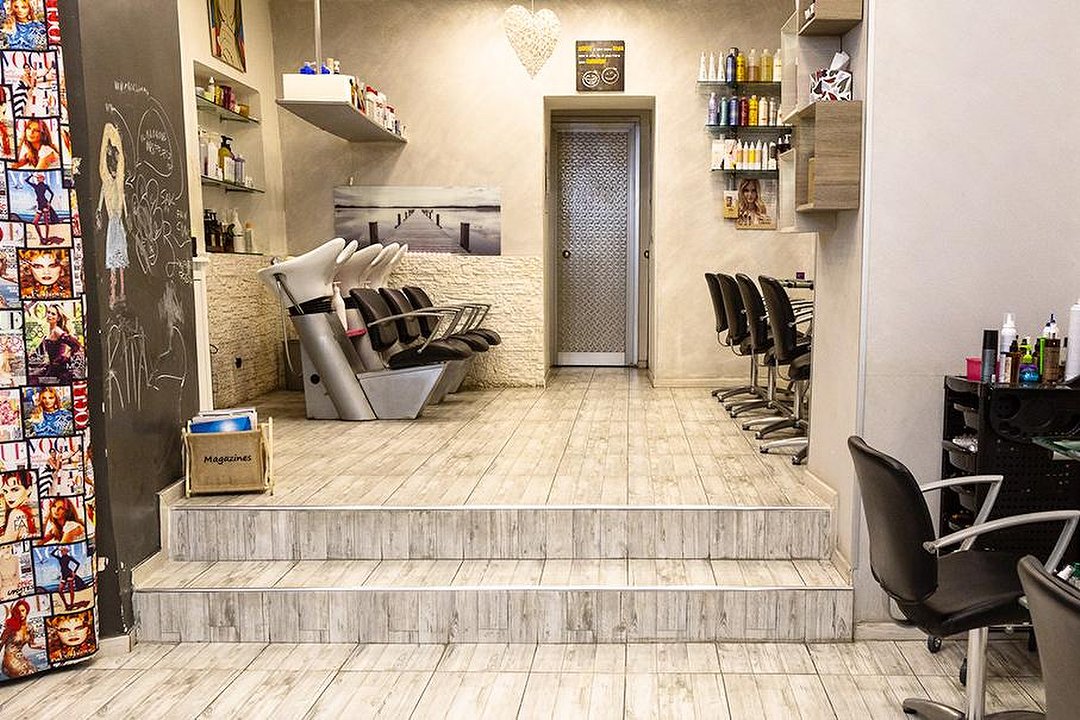 Gallery Parrucchieri by Luca Piacente, Santa Lucia, Napoli