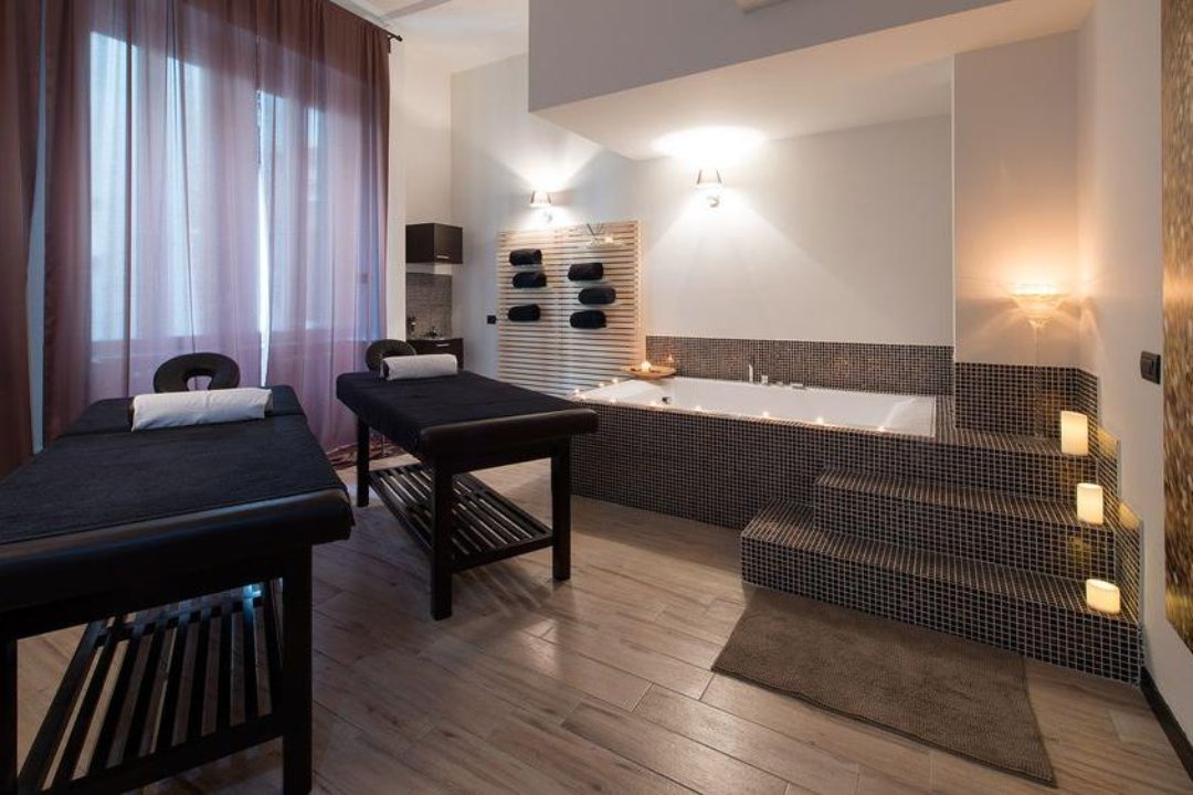 MOHA - piazza Pio XI, Duomo, Milano