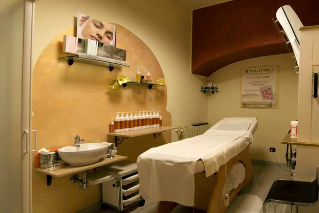Evolution Beauty Center , Lombardia