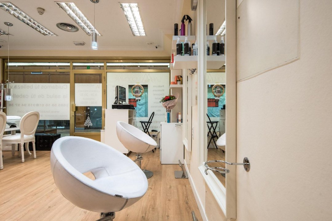 Lara Almodovar, Urb. Valdelagua, Comunidad de Madrid