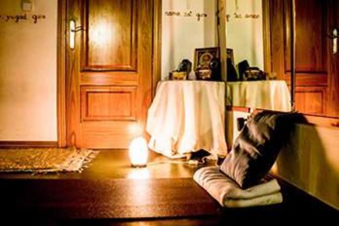 Sunie Yoga, Universidad, Madrid