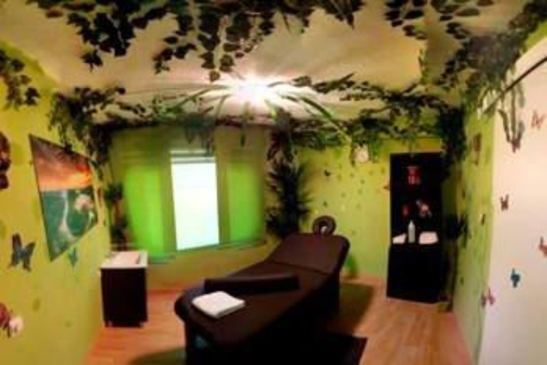 Quiroflex, Distrito III Chorrillo-Garena, Comunidad de Madrid