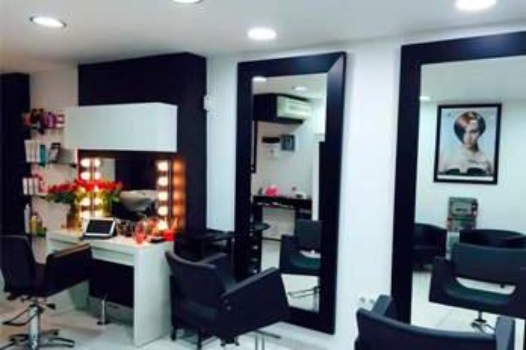 Divine Barcelona, La Nova Esquerra de l'Eixample, Barcelona