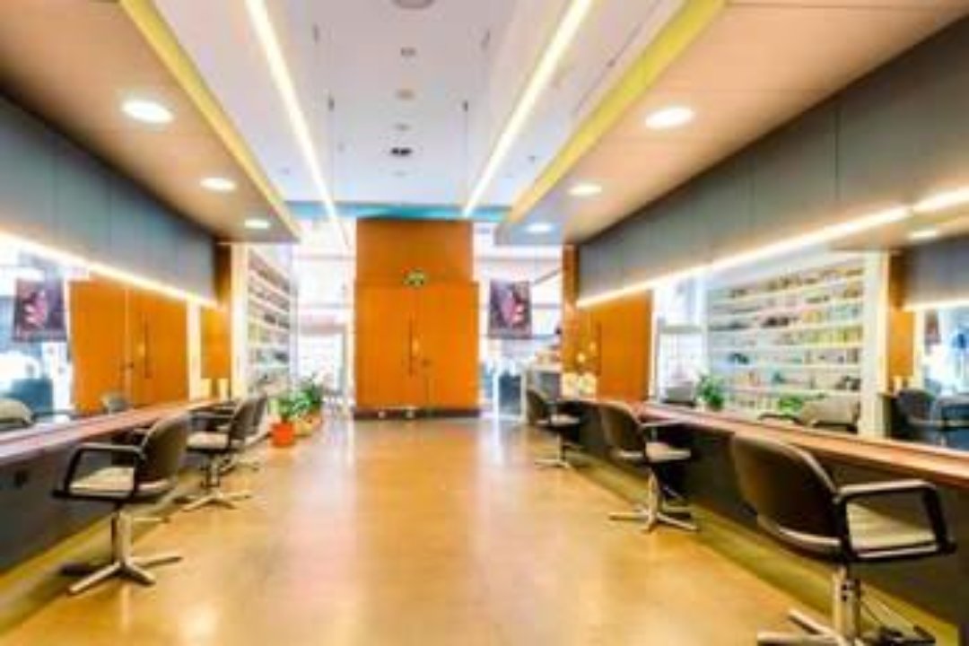 Isabel Bedia, Ensanche Diputación, Alicante