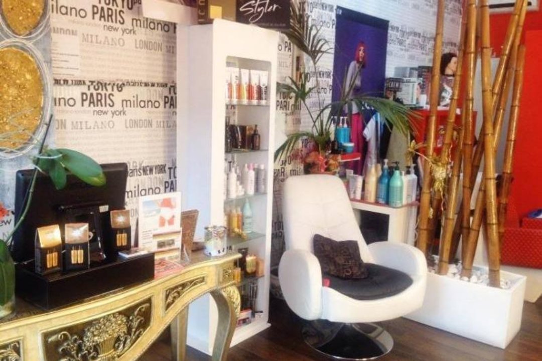 Ac Peluqueros, Playa de las Américas, Arona