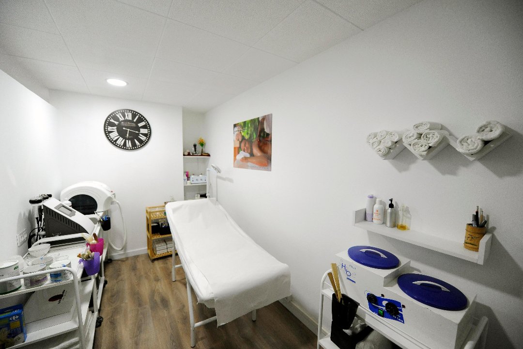 OMG Estética, Cosmética y Peluquería, Centre L'Hospitalet de Llobregat, Provincia de Barcelona