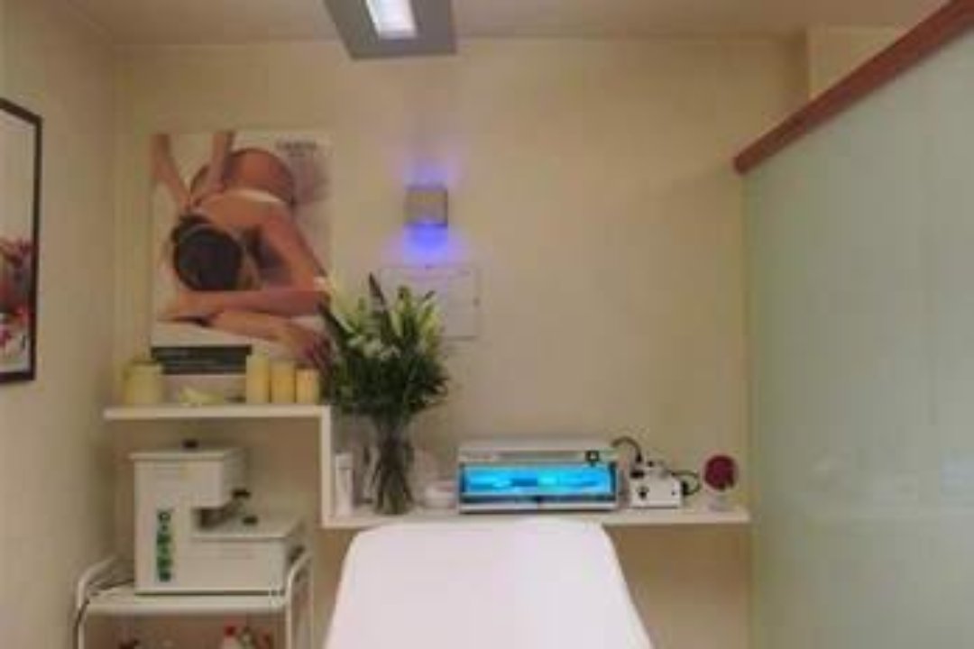 Fe Estetic, El Putxet i el Farró, Barcelona