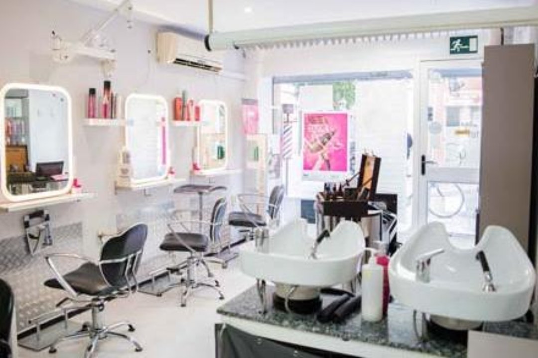 Low Cost Estilistas Gracia, Vila de Gràcia, Barcelona