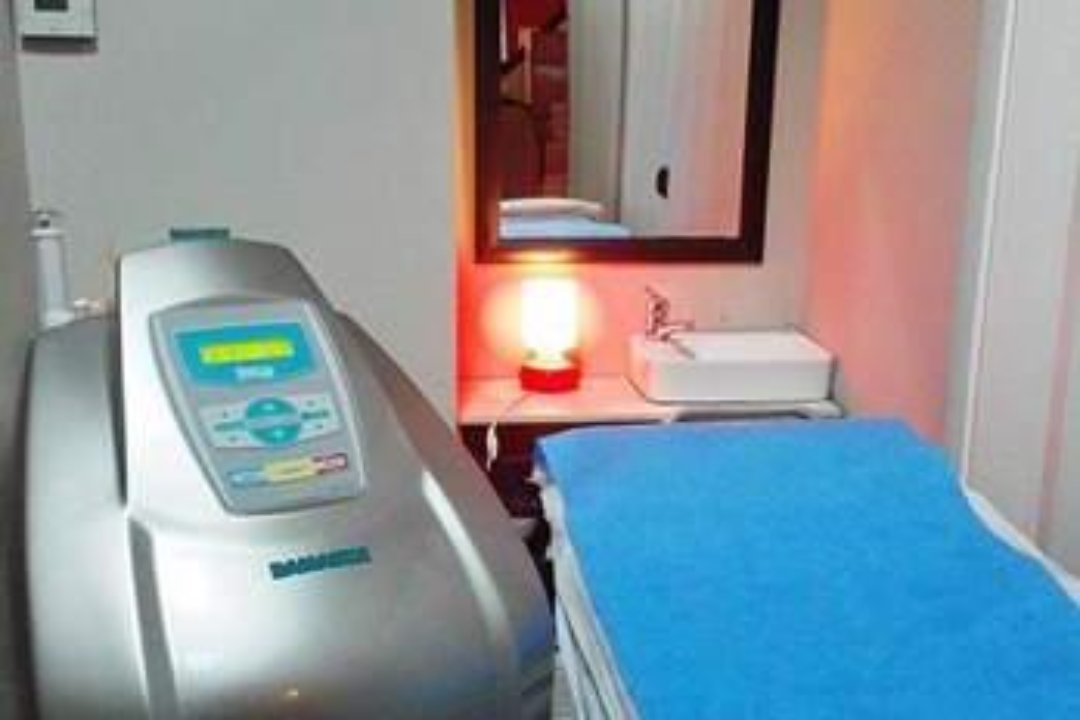 Instituto Rosa, Moscardó, Madrid