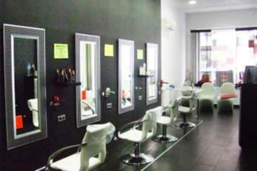 Aizzene Estilistas, Elche