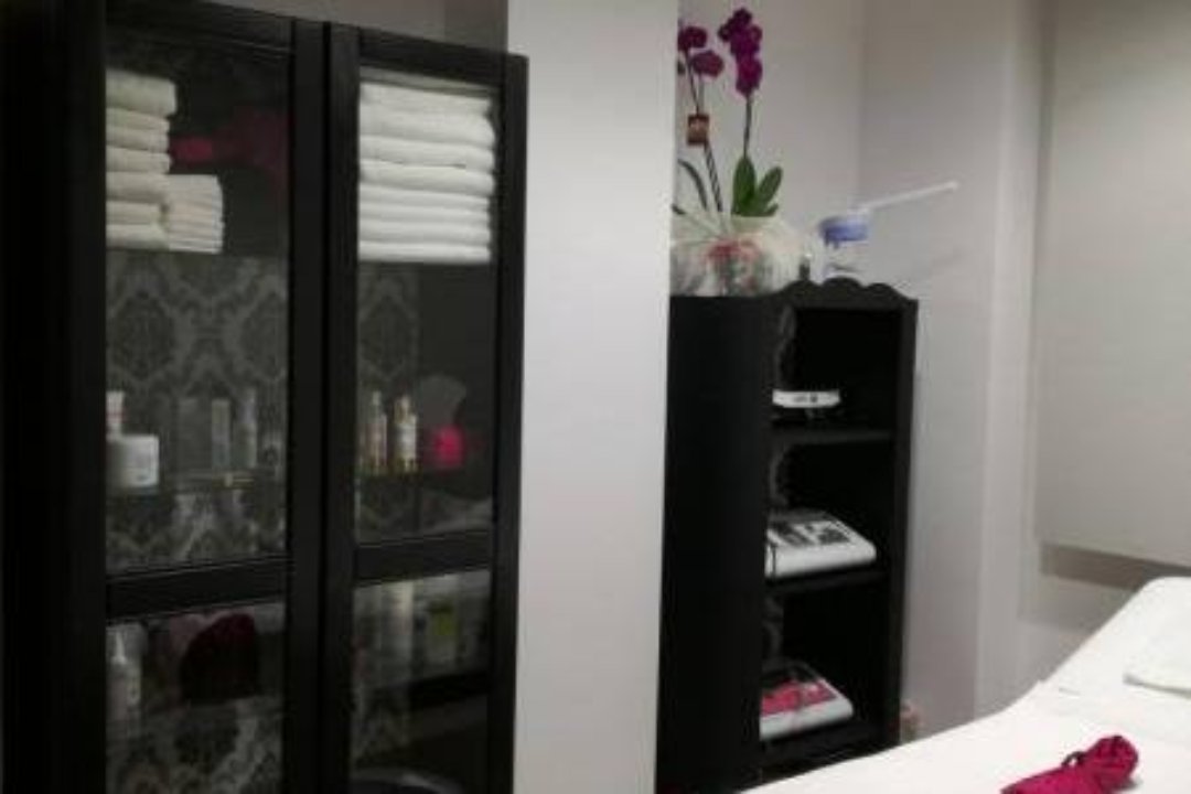 Estética Princesas, Vega de Granada, Provincia de Granada