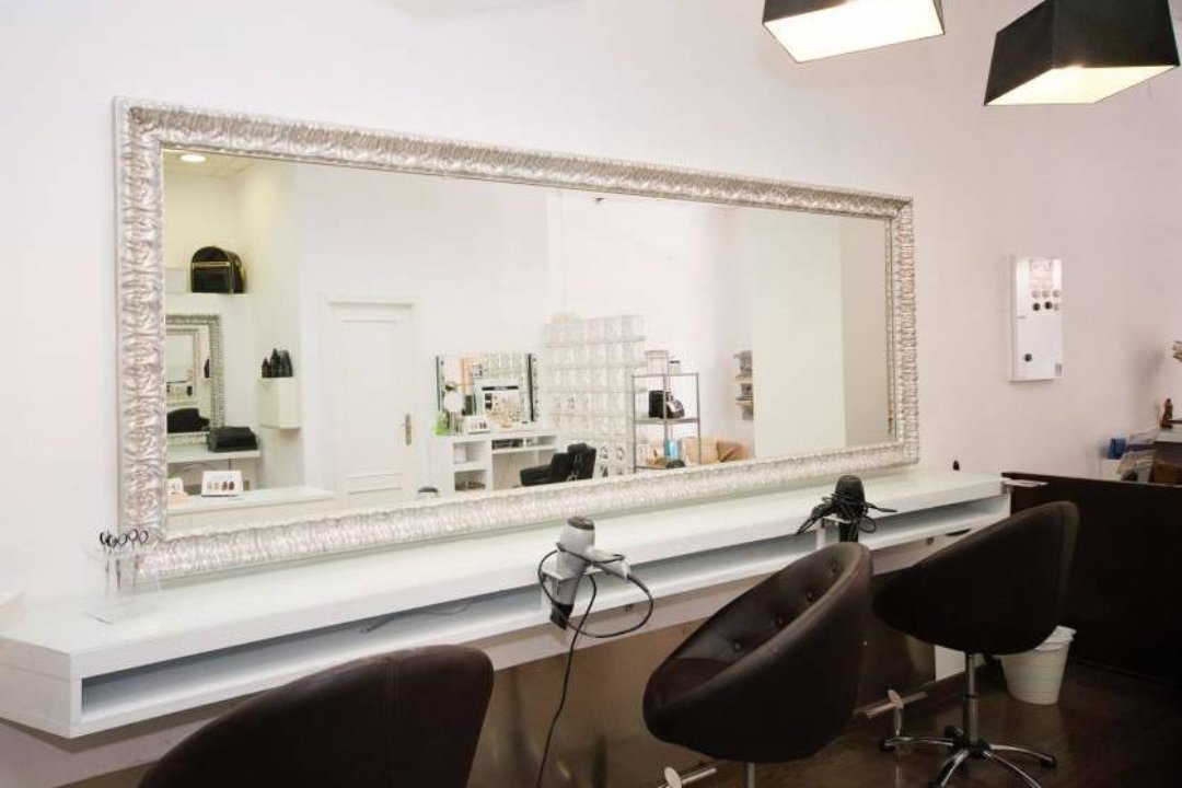 Silvia Ribes Estilistas, En Corts, Valencia