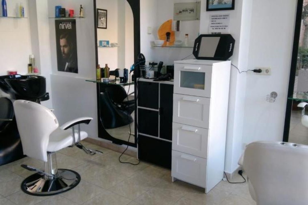 Peluquería Ortiz, Valdeacederas, Madrid