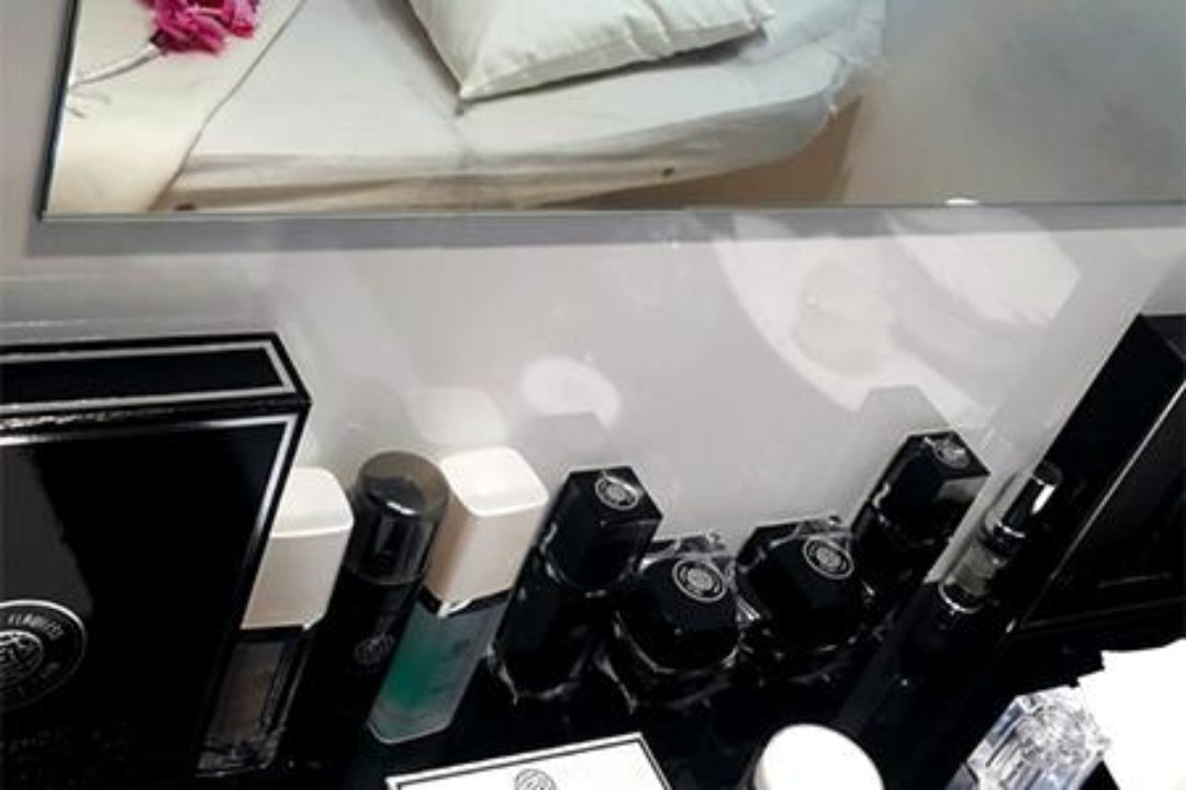 Forever Flawless Arturo Soria Plaza, San Juan Bautista, Madrid