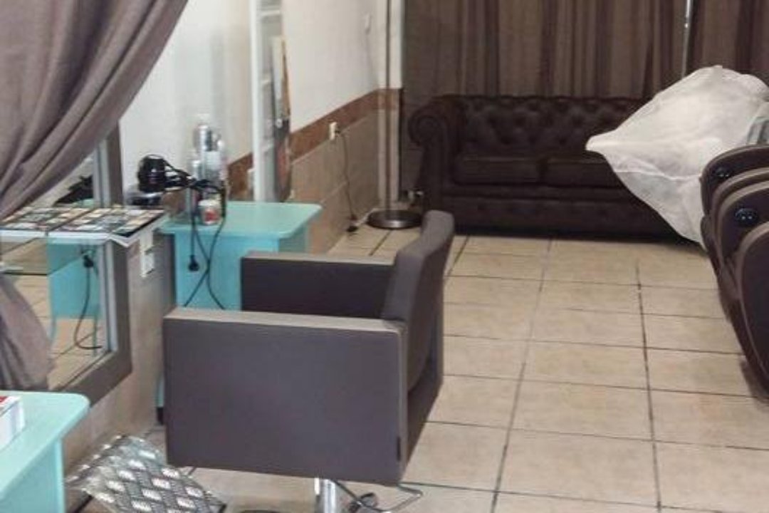 Lapeludeeva, L'Eliana