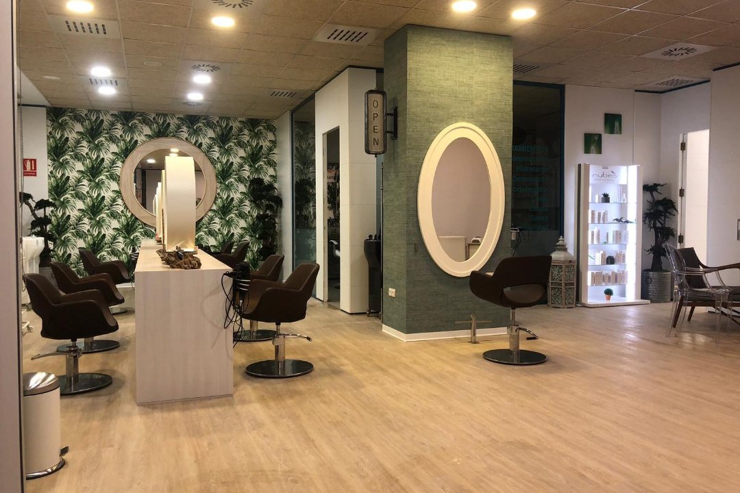 Aquilea Peluqueros , Provincia de Sevilla