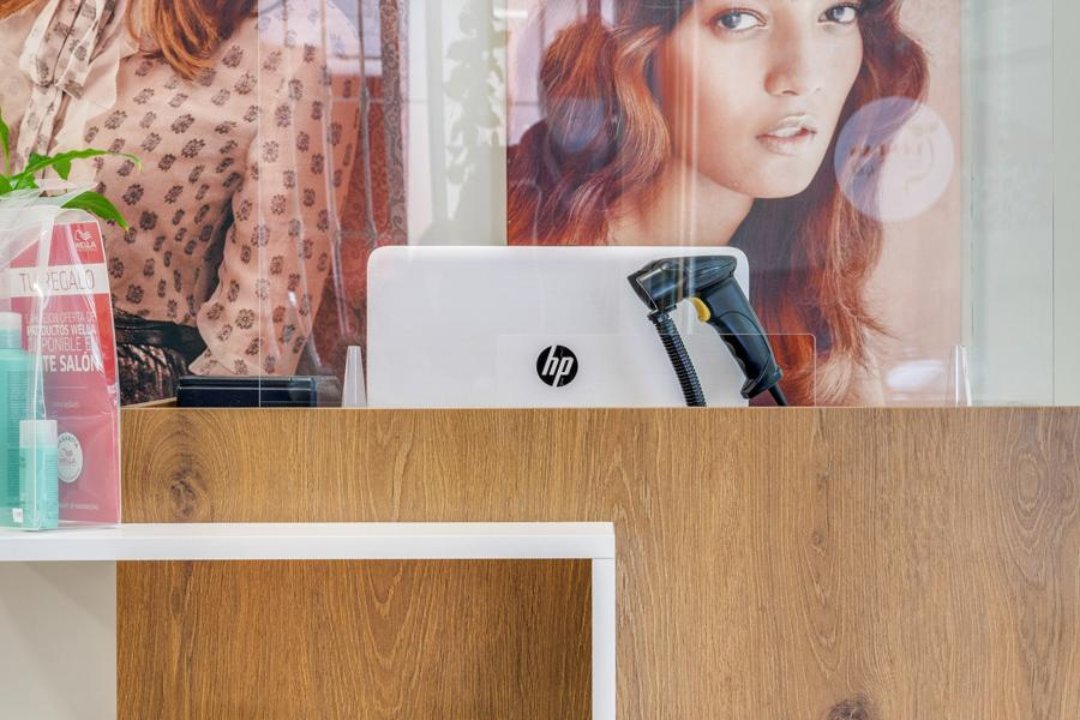 Peluquería y Estética Eli Rondan, Huerta de Santa Teresa, Sevilla