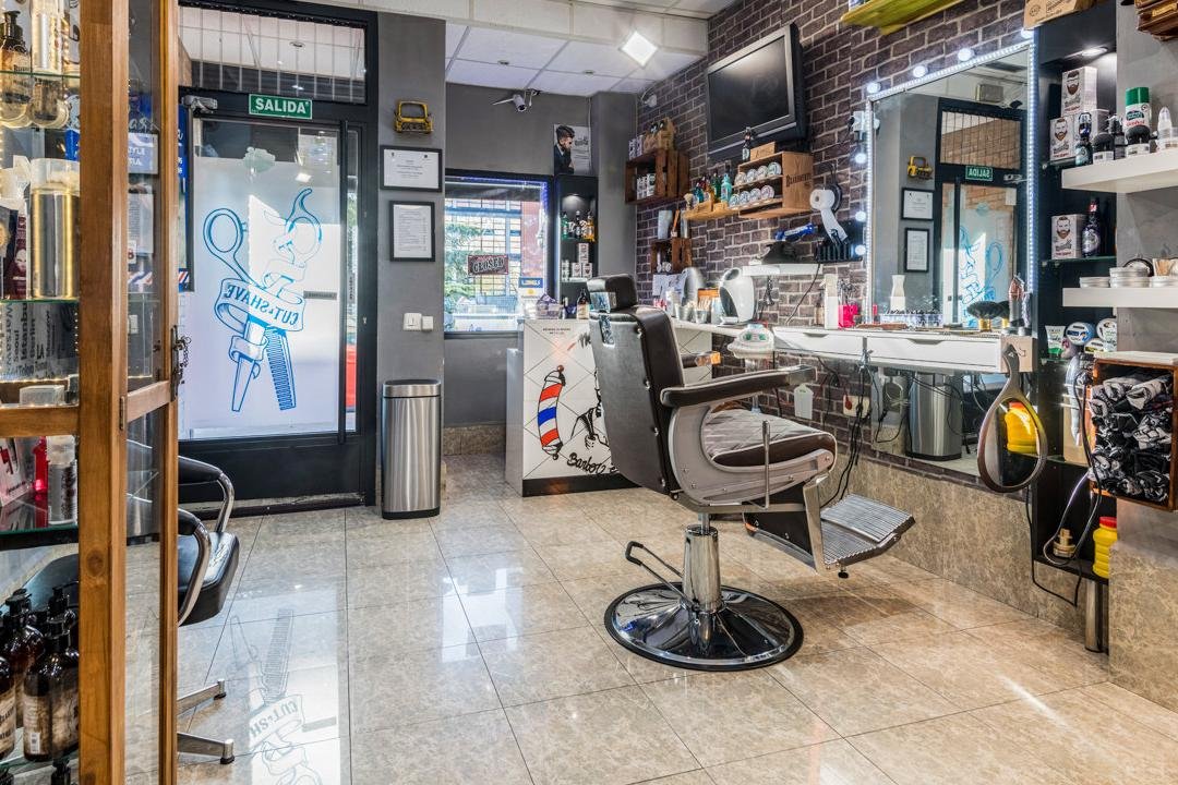 YB New Style Barbershop, Pueblo Nuevo, Madrid