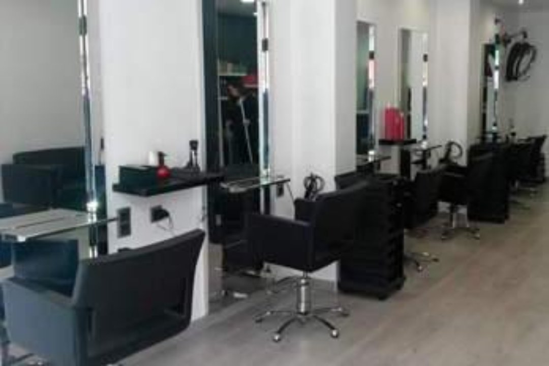 Avant Garde Perruquers Valencia, Sagrada Familia, Barcelona