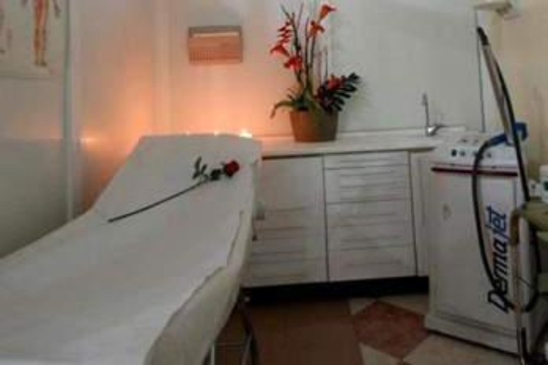 Nurlene Clínica Dental, Verdún, Barcelona