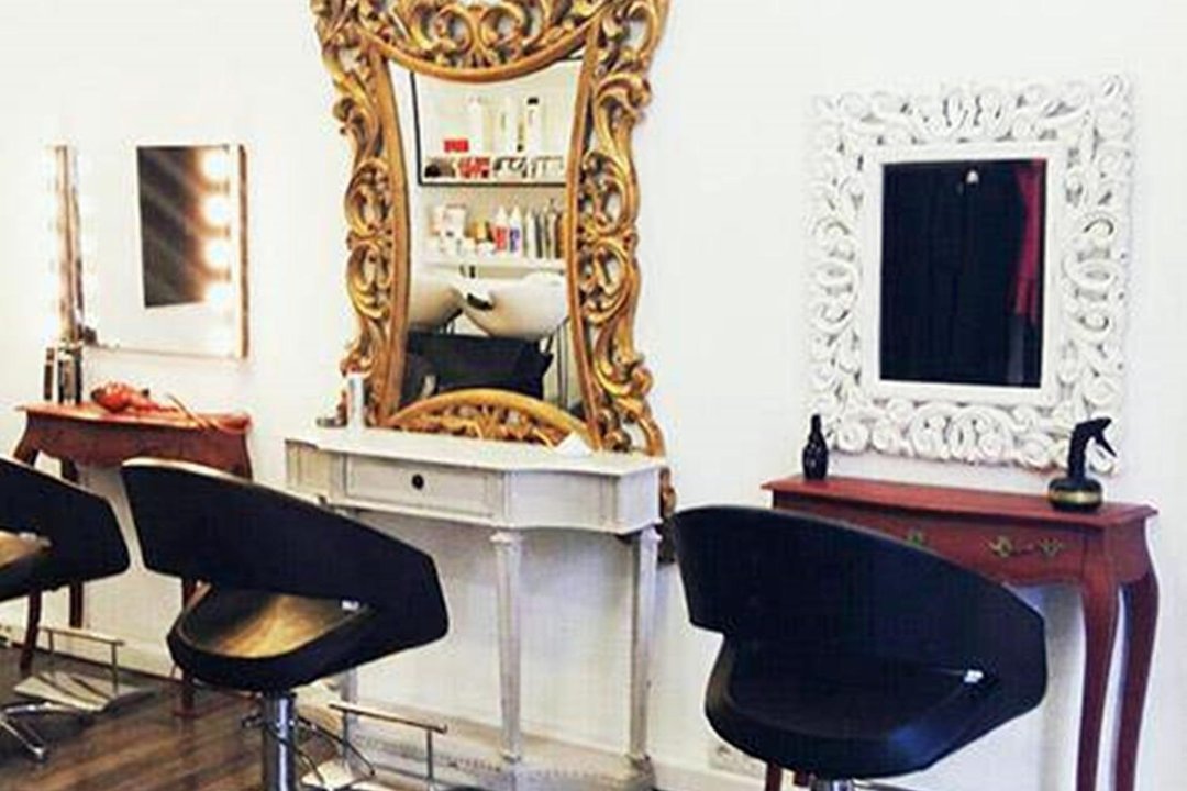 Mirror31 Estilistas, Arrabal, Zaragoza