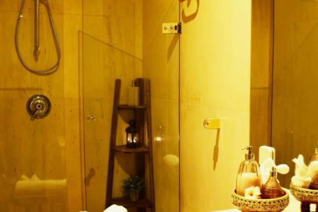 Chalalai Thai Massage & Spa, Almagro, Madrid