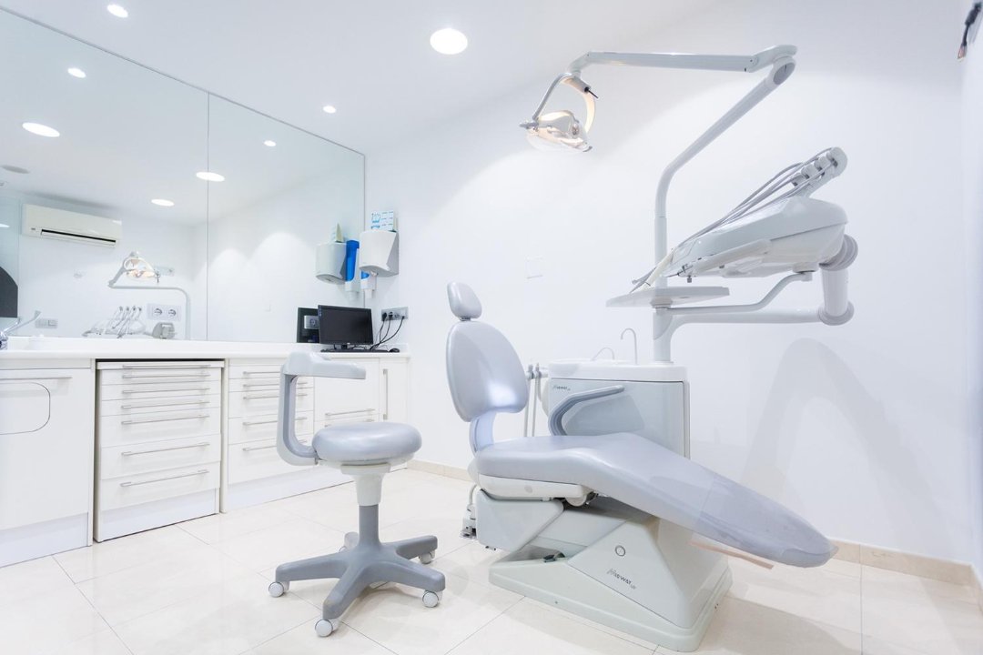 Caredent Deusto, San Pedro de Deusto-La Rivera, Bilbao