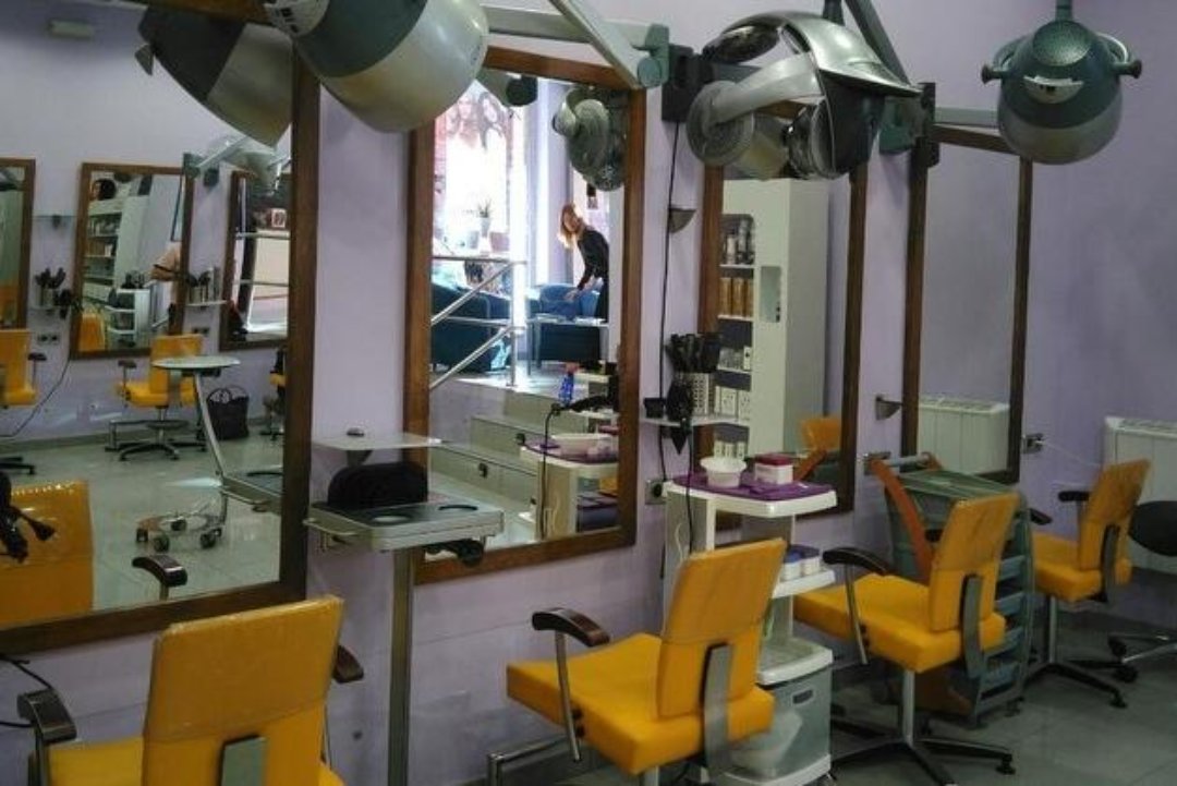 Concha García Peluqueros, Valdeacederas, Madrid