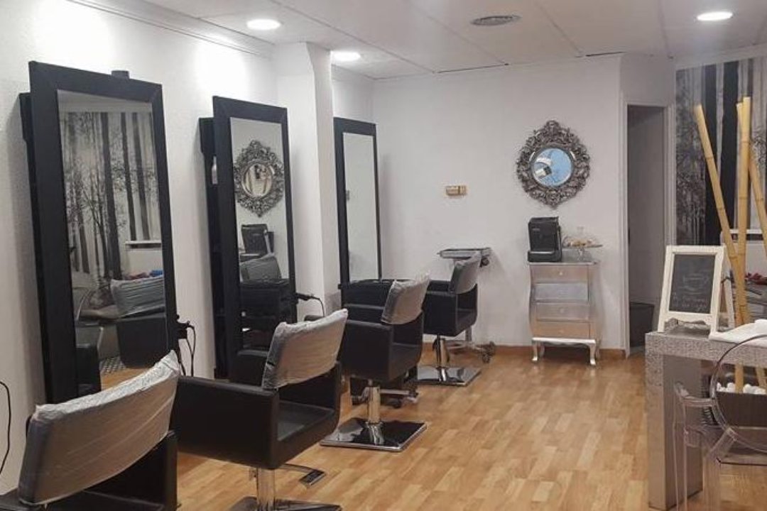 Tokes Peluquería  y Belleza, Azuqueca de Henares, Castilla-La Mancha