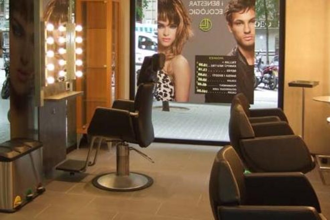 Llongueras Enrique Granados, L'Antiga Esquerra de l'Eixample, Barcelona