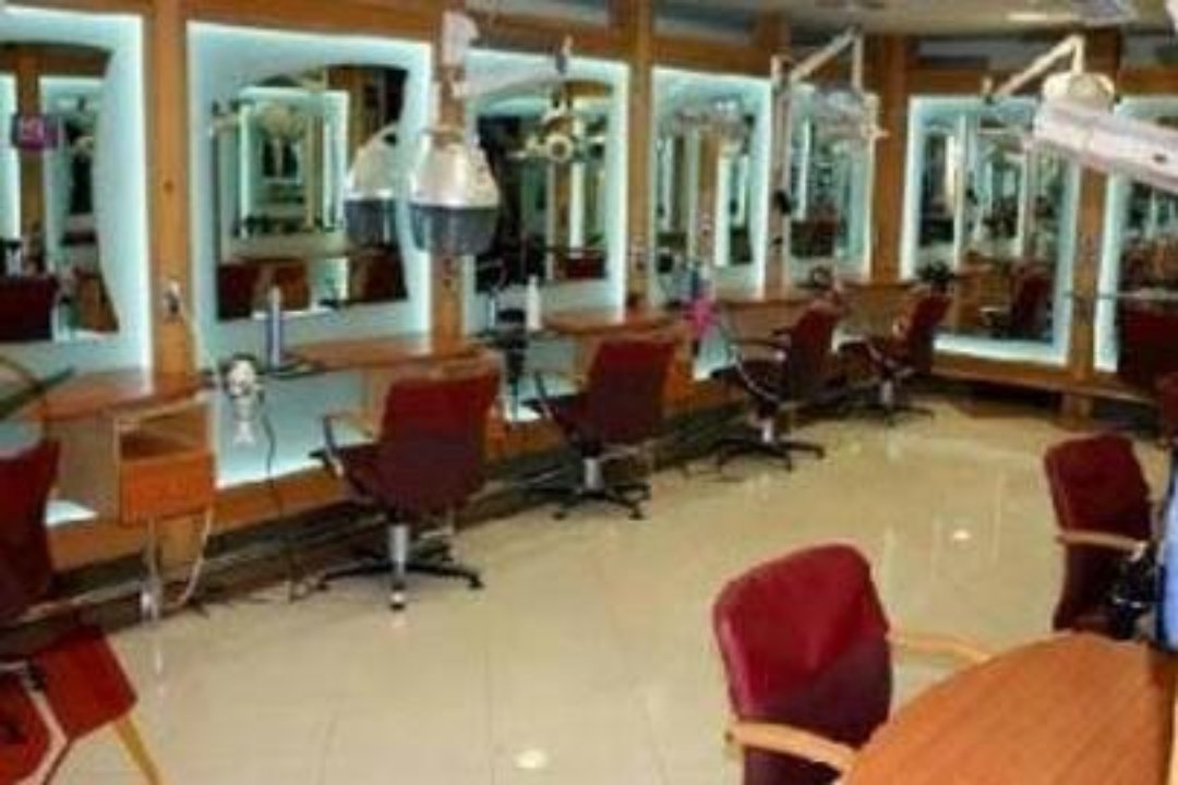 Decision Peluqueros, Oviedo