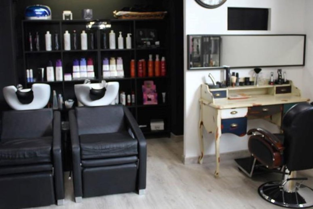 Estilistas Look At Me, Santander, Cantabria