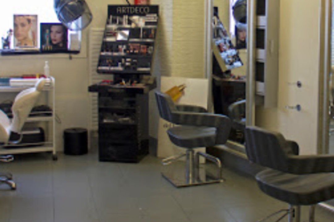 Estonllo Peluqueros, Galicia