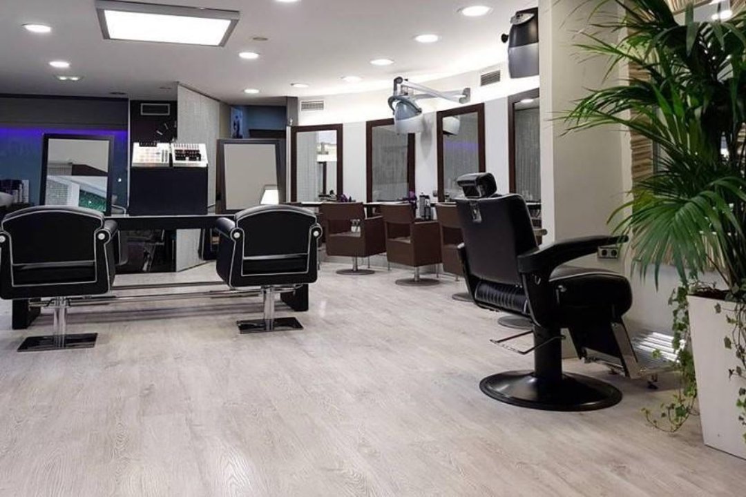 Peluquería y Estética Juan Delmiro, El Centro, Gijón