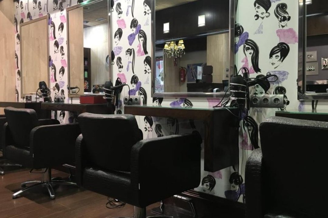 Ángeles rial peluqueria, Galicia