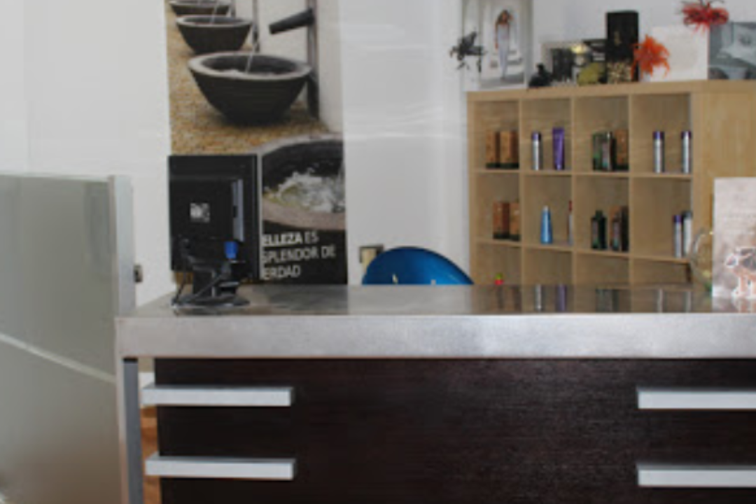 Peluqueria Monica, Carretera de Cádiz, Málaga