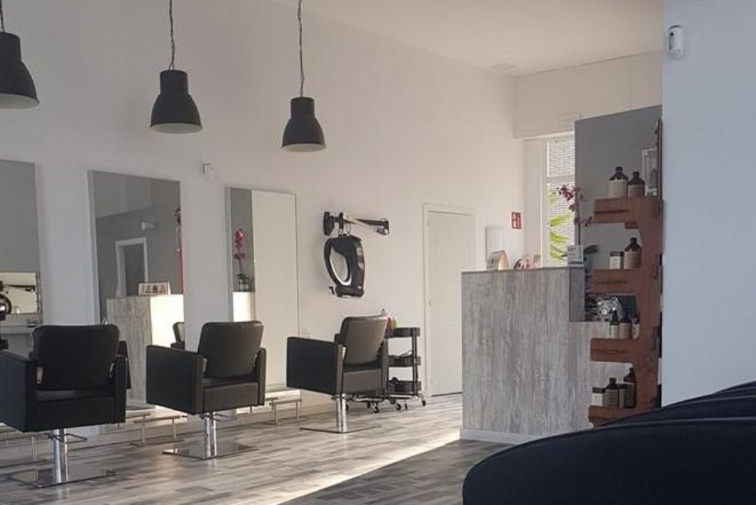 Raquel García Peluquería Y Estética, Este, Málaga