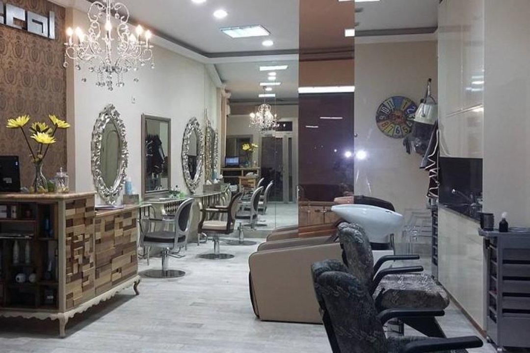 Lleral Peluqueria, Provincia de Sevilla