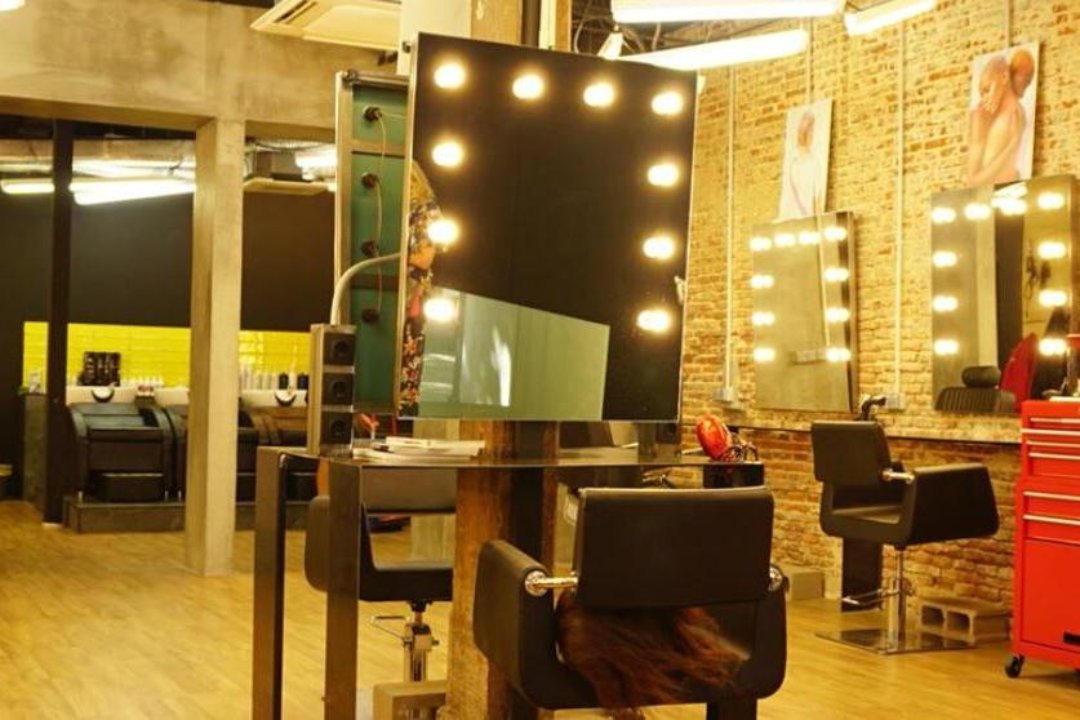 Rubias De Bote Sl, Embajadores, Madrid