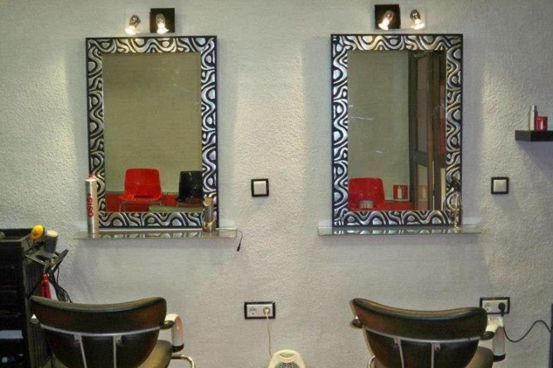 Peluquería MJ Granado, Camino de Ronda, Granada