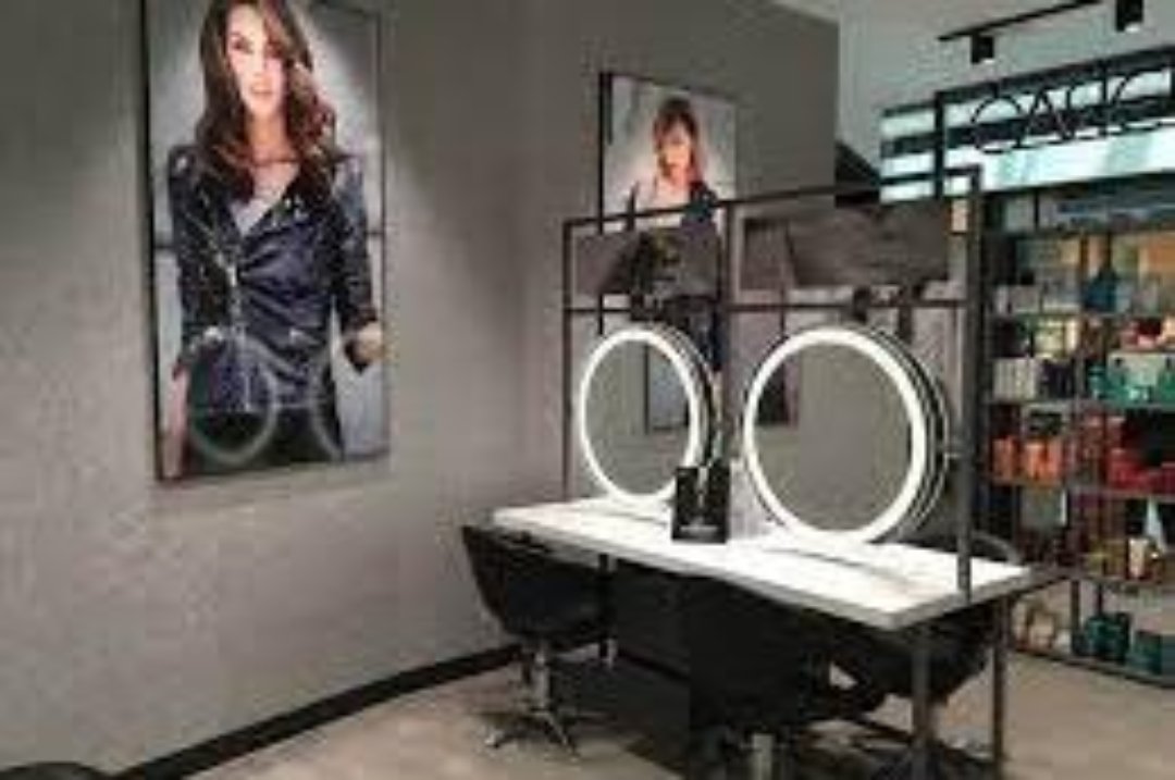 Salon Llongueras Centro Comercial La Gavia, Ensanche de Vallecas, Madrid