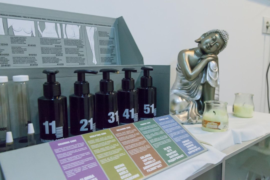 Revolution Vip Estilistas Delicias, Palos de Moguer, Madrid