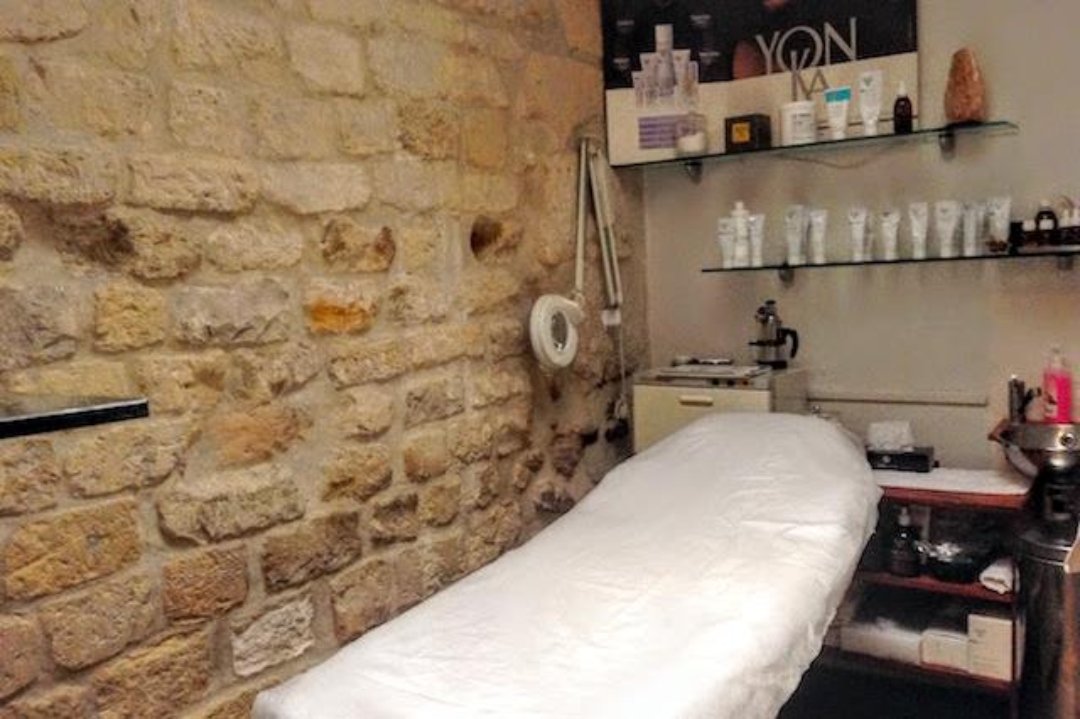 Dani Artem chez Epiderme by Zo, 1er arrondissement , Paris
