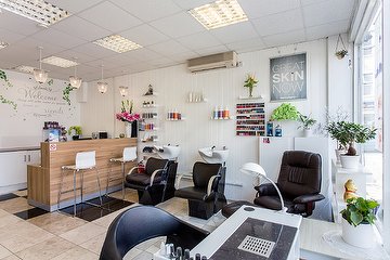 Aurora Hair & Beauty