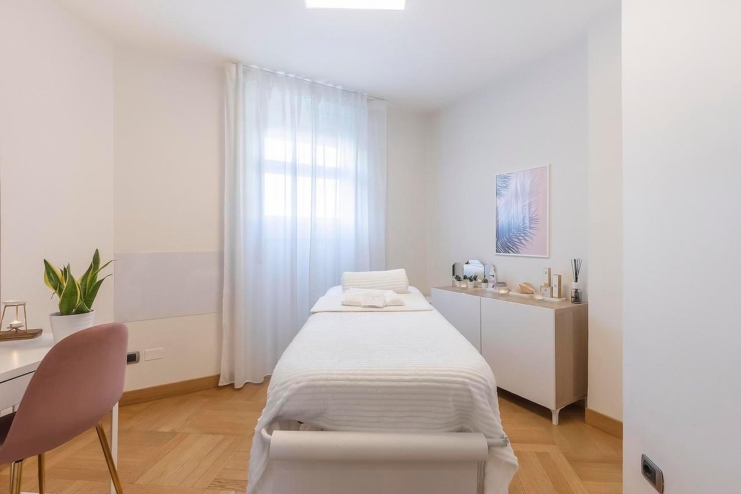 Suite Momento Cosmetics, Missori, Milano