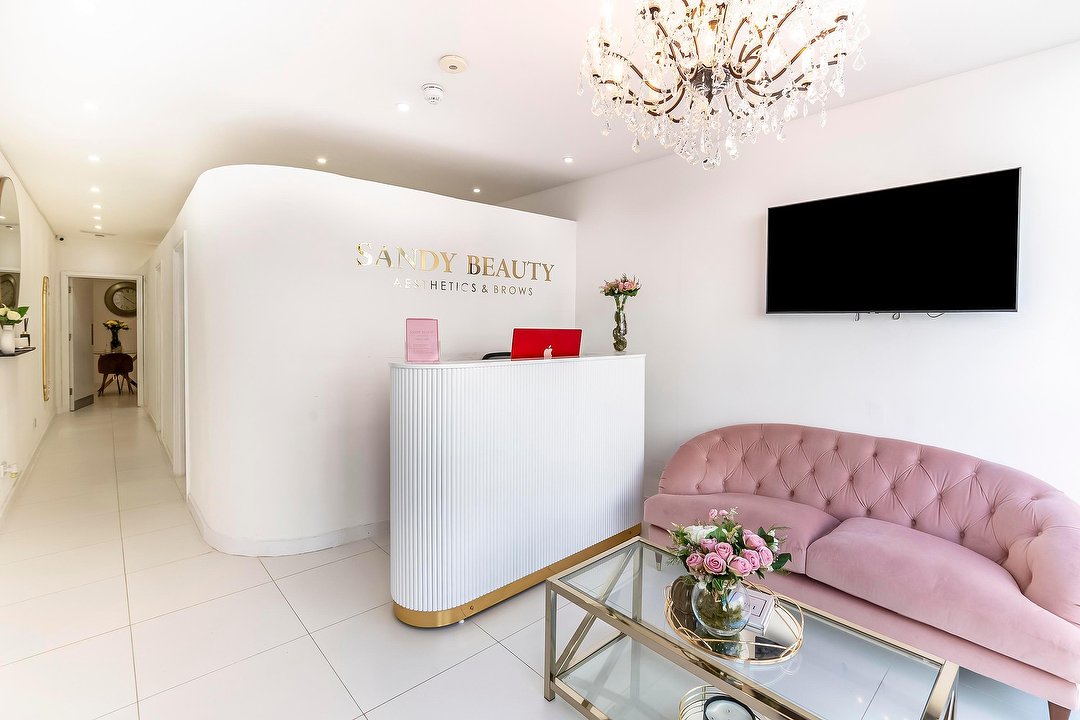 Sandy Beauty, Surbiton, London